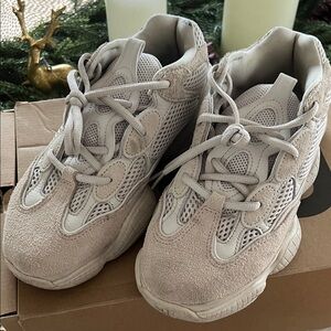 Stylish Beige Sneakers